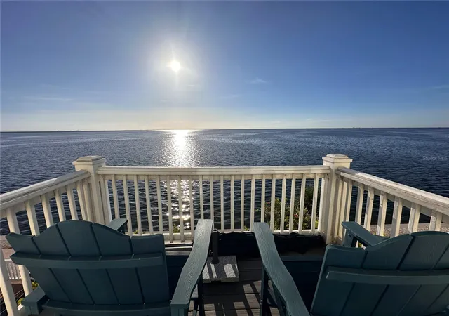Townhouse for sale at 5050 Coquina Key Dr SE, Saint Petersburg, FL 33705 | MLS# TB8547578