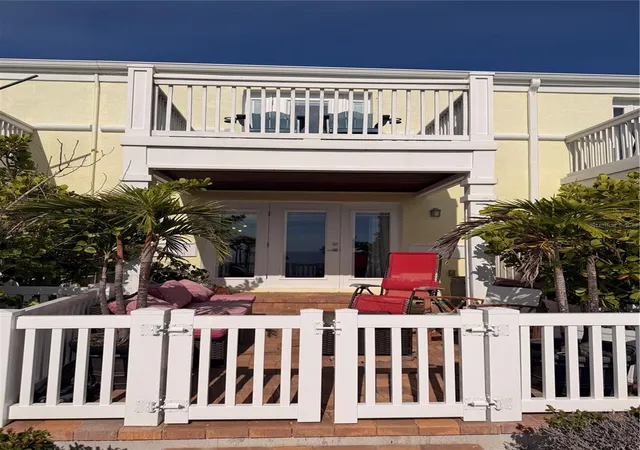 Photo 1 of Townhouse for sale at 5050 Coquina Key Dr SE, Saint Petersburg, FL 33705 | MLS# TB8547578 | Listing updated on 2026-09-30