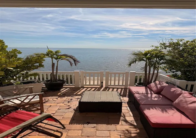Photo 2 of Townhouse for sale at 5050 Coquina Key Dr SE, Saint Petersburg, FL 33705 | MLS# TB8547578 | Listing updated on 2026-09-30