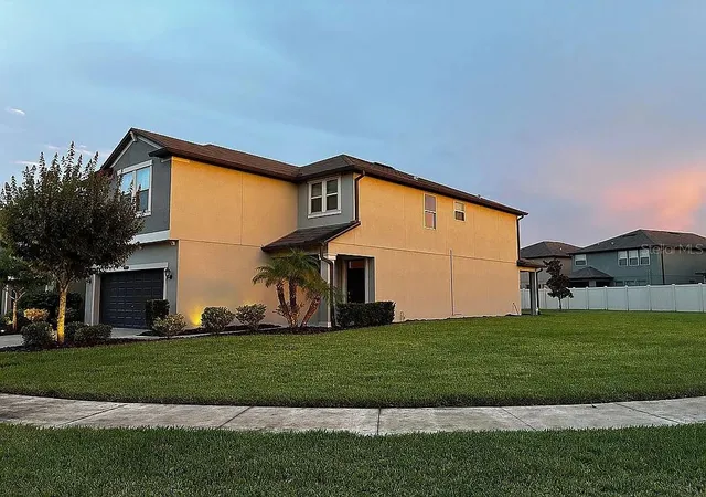 Photo 3 of Single family home for sale at 9100 Shadyside Ln, Land O Lakes, FL 34637 | MLS# W7889421 | Listing updated on 2026-10-02
