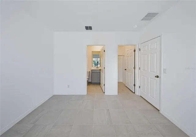 Photo 4 of Single family home for sale at 704 Farfields St, Deland, FL 32724 | MLS# O6440934 | Listing updated on 2026-09-12