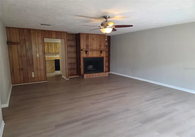 Photo 2 of Single family home for sale at 909 Nw 39th Street, Gainesville, FL 32605 | MLS# GC543424 | Listing updated on 2026-09-18