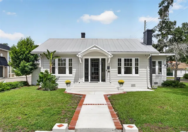 Photo 1 of Single family home for sale at 323 E Amelia St, Orlando, FL 32801 | MLS# O6440936 | Listing updated on 2026-09-24