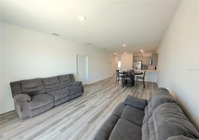 Photo 3 of House for sale at 4057 Westwood Flds Loop, Plant City, FL 33565 | MLS# TB8547586 | Listing updated on 2026-09-12