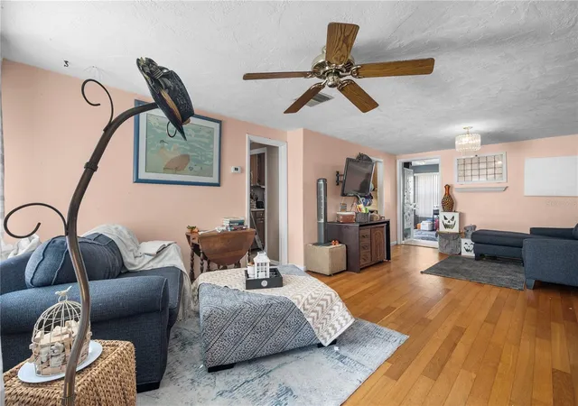 Photo 3 of Single family home for sale at 520 14th Avenue Nw, Largo, FL 33770 | MLS# TB8547589 | Listing updated on 2026-10-12