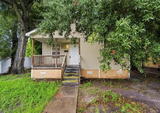 Photo 3 of Single family home for sale at 1037 12th Avenue S, Saint Petersburg, FL 33705 | MLS# TB8547594 | Listing updated on 2026-09-18