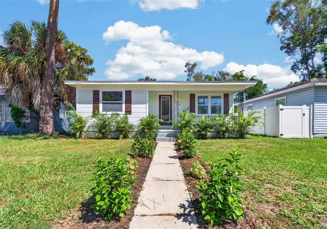 Photo 3 of Single family home for sale at 4235 3rd Avenue S, Saint Petersburg, FL 33711 | MLS# TB8547599 | Listing updated on 2026-10-30