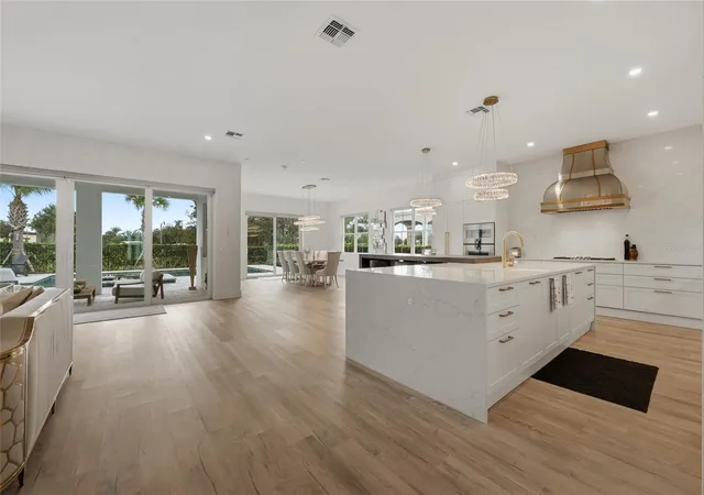 Photo 3 of Mansion for sale at 300 Muirfield Loop, Reunion, FL 34747 | MLS# O6440949 | Listing updated on 2026-09-14