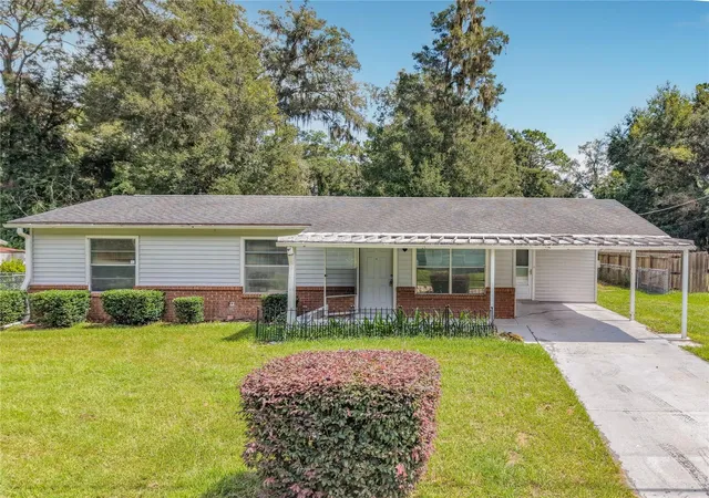 Single family home for sale at 14313 SE 45th Court, SUMMERFIELD, FL 34491 | MLS# OM732083