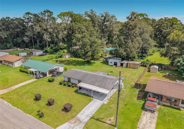 Photo 3 of Single family home for sale at 14313 Se 45th Court, Summerfield, FL 34491 | MLS# OM732083 | Listing updated on 2026-09-19