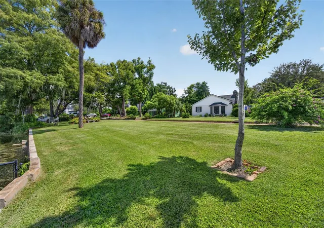 Photo 3 of Single family home for sale at 120 Broadview Ave, Winter Park, FL 32789 | MLS# O6440960 | Listing updated on 2026-09-30