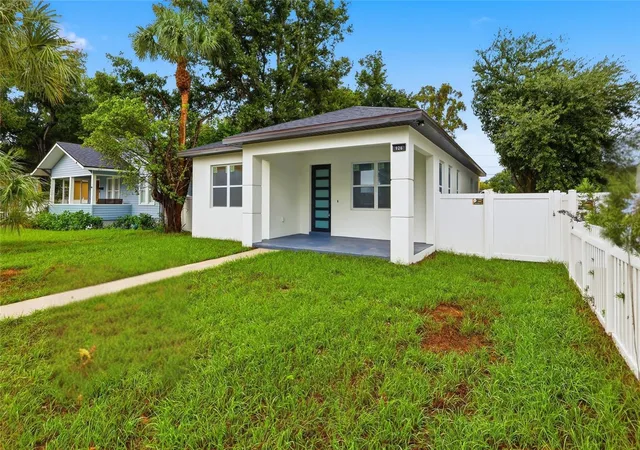 Photo 2 of Single family home for sale at 926 11th Avenue S, Saint Petersburg, FL 33705 | MLS# TB8547614 | Listing updated on 2026-10-08