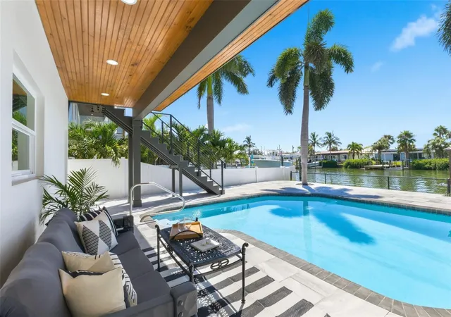 Photo 2 of Single family home for sale at 7870 Causeway Blvd S, Saint Petersburg, FL 33707 | MLS# TB8547617 | Listing updated on 2026-09-13