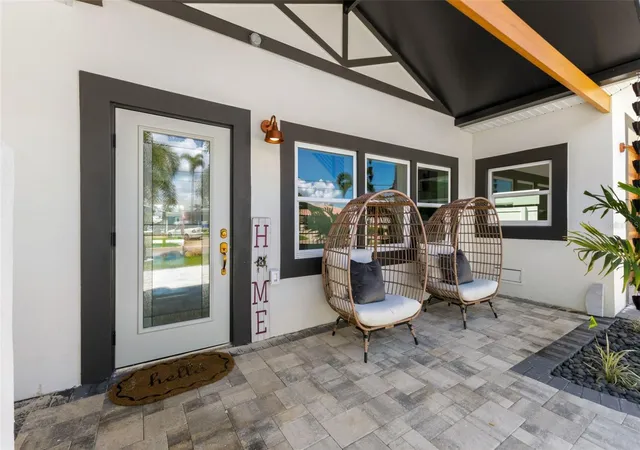 Photo 3 of Single family home for sale at 7870 Causeway Blvd S, Saint Petersburg, FL 33707 | MLS# TB8547617 | Listing updated on 2026-09-19