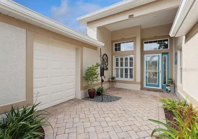 Single family home for sale at 24215 Belle Mede Dr, LEESBURG, FL 34748 | MLS# G5117645