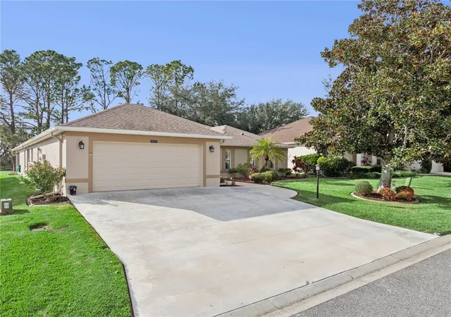 Photo 3 of Single family home for sale at 24215 Belle Mede Dr, Leesburg, FL 34748 | MLS# G5117645 | Listing updated on 2026-09-18