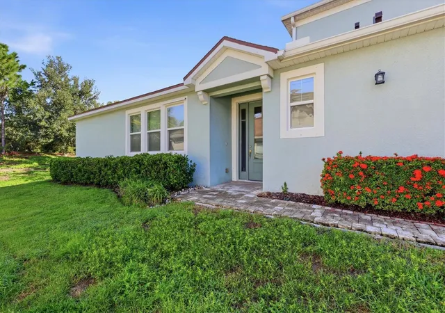 Photo 3 of Townhouse for sale at 11705 Meadowgate Pl, Bradenton, FL 34211 | MLS# A4705774 | Listing updated on 2026-09-24