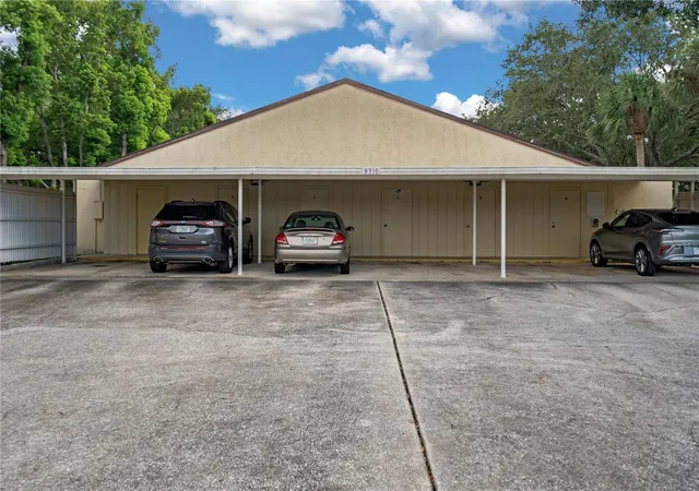 Listing Photo 4 - Condo for sale in building located at 8310 High Pt Cir, PORT RICHEY, FL 34668 - Unit #4