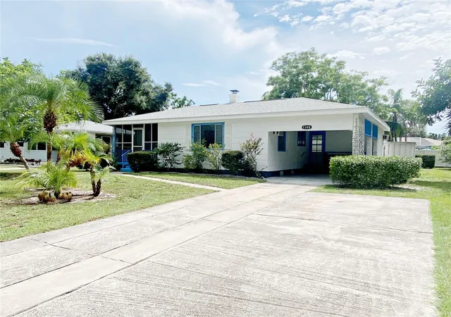 Photo 1 of Single family home for sale at 1308 Essex Dr N, Saint Petersburg, FL 33710 | MLS# TB8547646 | Listing updated on 2026-10-27
