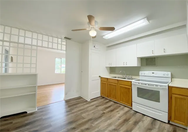 Photo 3 of Single family home for sale at 1308 Essex Dr N, Saint Petersburg, FL 33710 | MLS# TB8547646 | Listing updated on 2026-10-31
