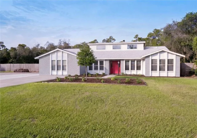 Photo 2 of Single family home for sale at 650 W Lorraine Dr, Deltona, FL 32725 | MLS# O6440980 | Listing updated on 2026-10-05