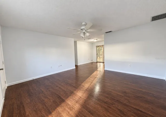 Photo 4 of Single family home for sale at 11248 SW 76th Terrace, Ocala, FL 34476 | MLS# S5157371 | Listing updated on 2026-09-21