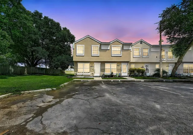 Townhouse for sale at 6601 121st Avenue #J, LARGO, FL 33773 | MLS# TB8547668