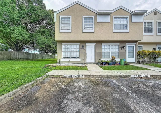Photo 2 of Townhouse for sale at 6601 121st Avenue #J, Largo, FL 33773 | MLS# TB8547668 | Listing updated on 2026-09-12