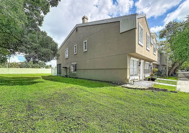 Photo 3 of Townhouse for sale at 6601 121st Avenue #J, Largo, FL 33773 | MLS# TB8547668 | Listing updated on 2026-09-12