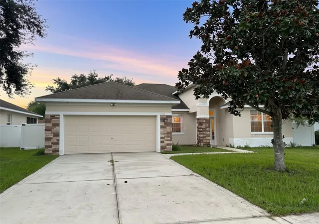 Photo 3 of Single family home for sale at 2721 Athens Dr, Leesburg, FL 34748 | MLS# O6441000 | Listing updated on 2026-10-04
