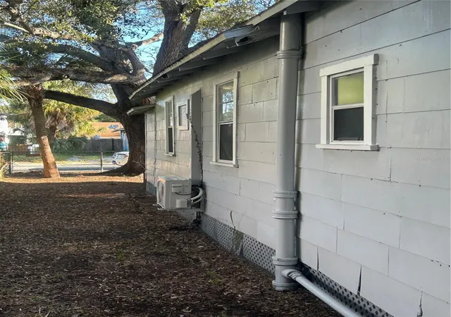 Photo 3 of Single family home for sale at 2926 Fairfield Ave S, Saint Petersburg, FL 33712 | MLS# TB8547676 | Listing updated on 2026-10-06