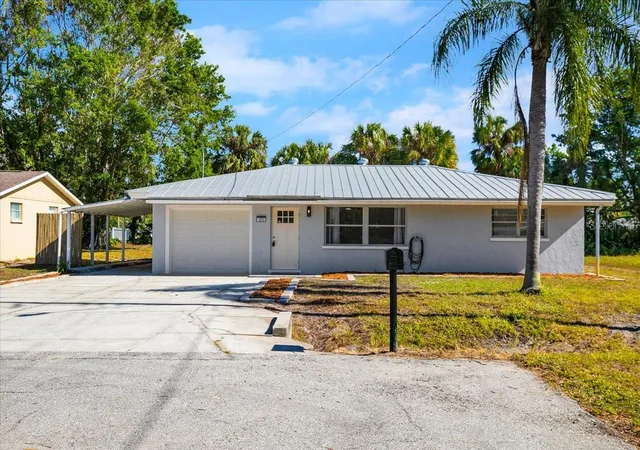 Photo 1 of Single family home for sale at 6243 Carlton Ave, Sarasota, FL 34231 | MLS# A4705784 | Listing updated on 2026-09-16