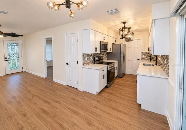 Photo 3 of Single family home for sale at 4514 Urban Ct, Orlando, FL 32810 | MLS# S5157376 | Listing updated on 2026-09-20