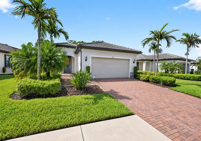 Photo 4 of Single family home for sale at 2539 Brassica Dr, North Port, FL 34289 | MLS# D6148734 | Listing updated on 2026-09-23