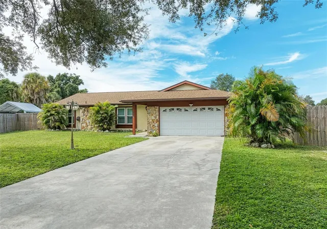 Photo 1 of Single family home for sale at 2219 Lockwood Meadows Cir, Sarasota, FL 34234 | MLS# A4705792 | Listing updated on 2026-10-02