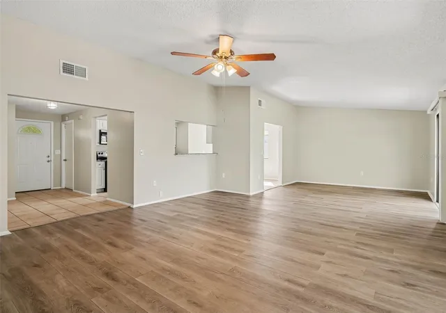 Photo 3 of Single family home for sale at 6607 36th Avenue Dr W, Bradenton, FL 34209 | MLS# O6441016 | Listing updated on 2026-09-16