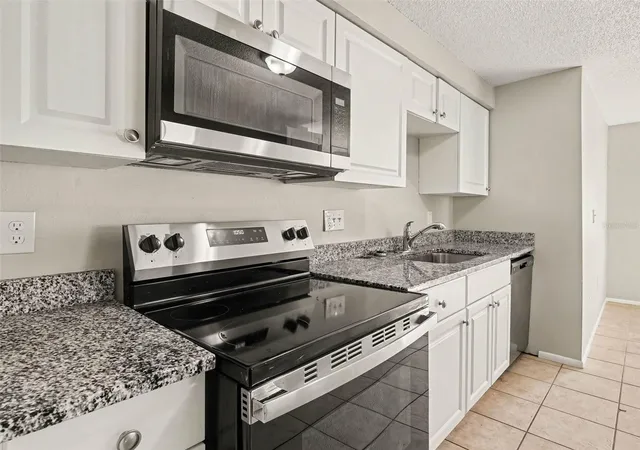Photo 4 of Single family home for sale at 6607 36th Avenue Dr W, Bradenton, FL 34209 | MLS# O6441016 | Listing updated on 2026-09-16