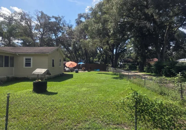 Photo 4 of Single family home for sale at 10507 Main St, THONOTOSASSA, FL 33592 | MLS# TB8547699 | Listing updated on 2026-10-15
