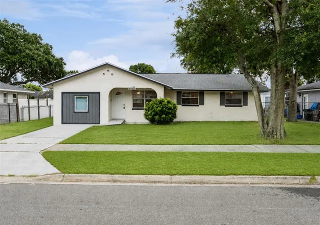 Single family home for sale at 113 Hughes Ave, SANFORD, FL 32771 | MLS# O6441020