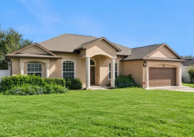 Photo 2 of Single family home for sale at 2600 Hollow Ln, Leesburg, FL 34748 | MLS# O6441021 | Listing updated on 2026-10-07