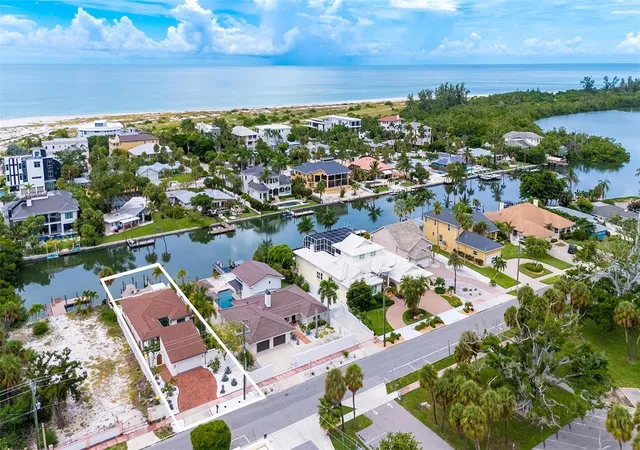 Single family home for sale at 556 N Washington Dr, SARASOTA, FL 34236 | MLS# A4705794