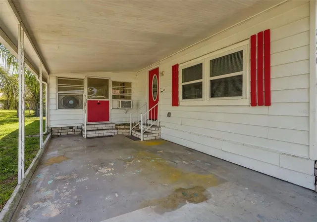 Photo 2 of Manufactured home for sale at 7156 Fitzpatrick Ave, Brooksville, FL 34613 | MLS# W7889440 | Listing updated on 2026-09-13