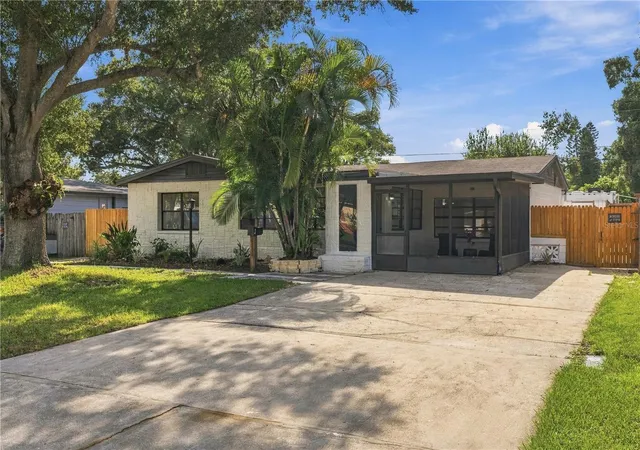 Photo 1 of Single family home for sale at 8300 54th Street N, Pinellas Park, FL 33781 | MLS# TB8547710 | Listing updated on 2026-09-28