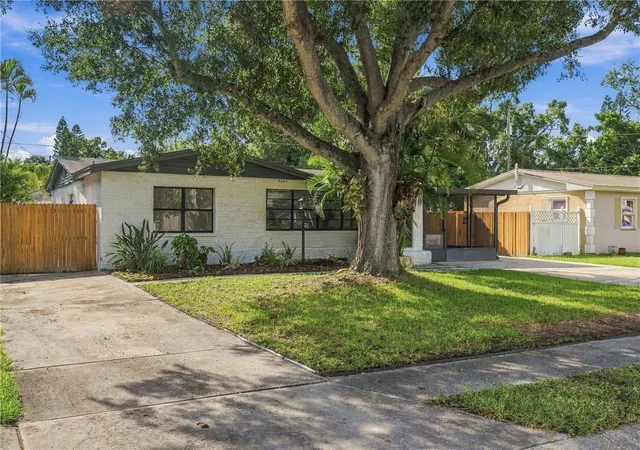 Photo 2 of Single family home for sale at 8300 54th Street N, Pinellas Park, FL 33781 | MLS# TB8547710 | Listing updated on 2026-09-28