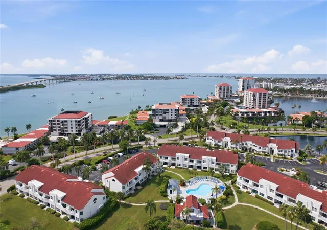 Listing Photo 2 - Condo for sale in building located at 6357 Bahia Del Mar Blvd, St. Petersburg, FL 33715 - Unit #406