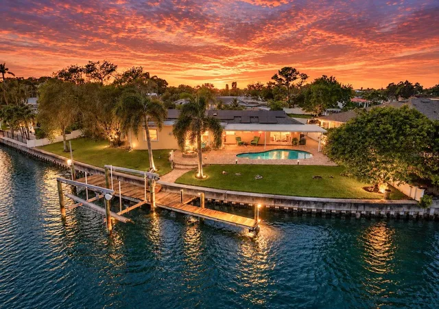 Photo 1 of Single family home for sale at 1484 47th Avenue Ne, Saint Petersburg, FL 33703 | MLS# TB8547716 | Listing updated on 2026-10-21