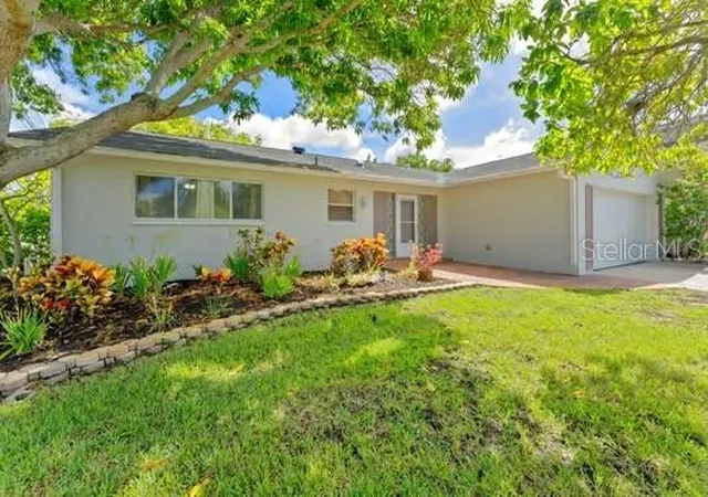 Photo 3 of Single family home for sale at 344 Crosswinds Dr, Palm Harbor, FL 34683 | MLS# TB8547718 | Listing updated on 2026-10-07
