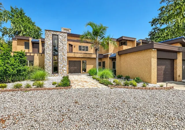 Photo 3 of Single family home for sale at 13493 SE 157th Lane, Weirsdale, FL 32195 | MLS# O6441049 | Listing updated on 2026-09-14