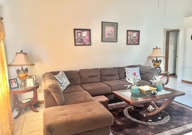 Photo 3 of Single family home for sale at 16 Oak Pass Loop, Ocala, FL 34472 | MLS# OM732102 | Listing updated on 2026-09-13