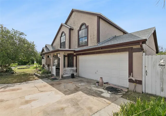 Photo 3 of Sale Pending at 2651 Sherry Cir, Kissimmee, FL 34744 | MLS# TB8547737 | Listing updated on 2026-09-14